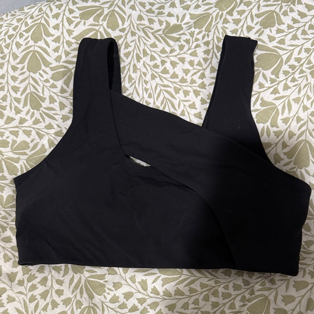 Black crossover Lululemon sports bra